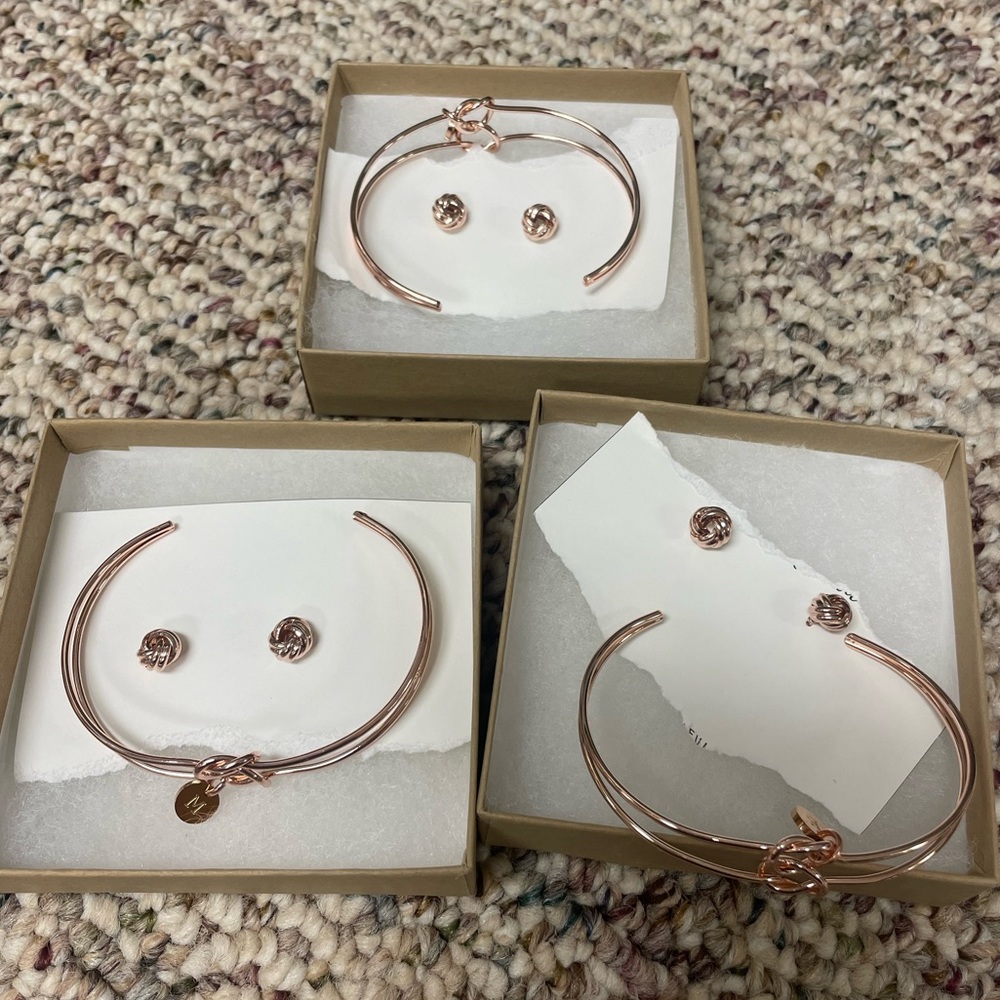 Rose gold knot earrings and matching bracelet